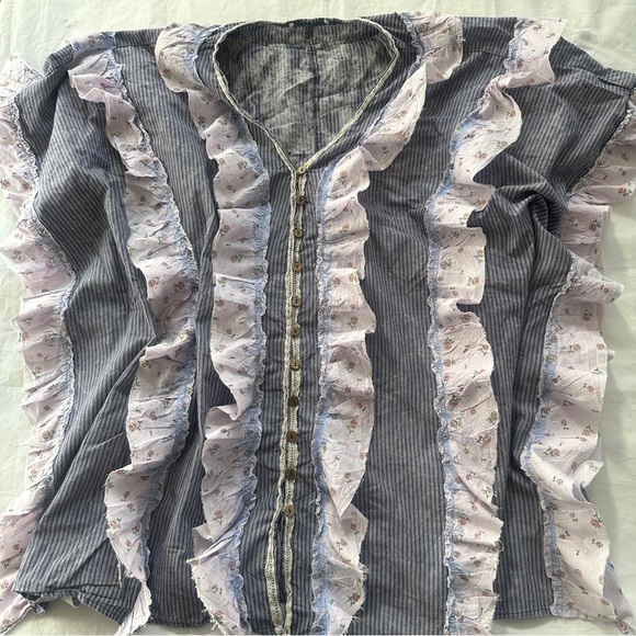 Oli & Hali Blue White Floral Ruffle trim button down xl - Picture 2 of 11